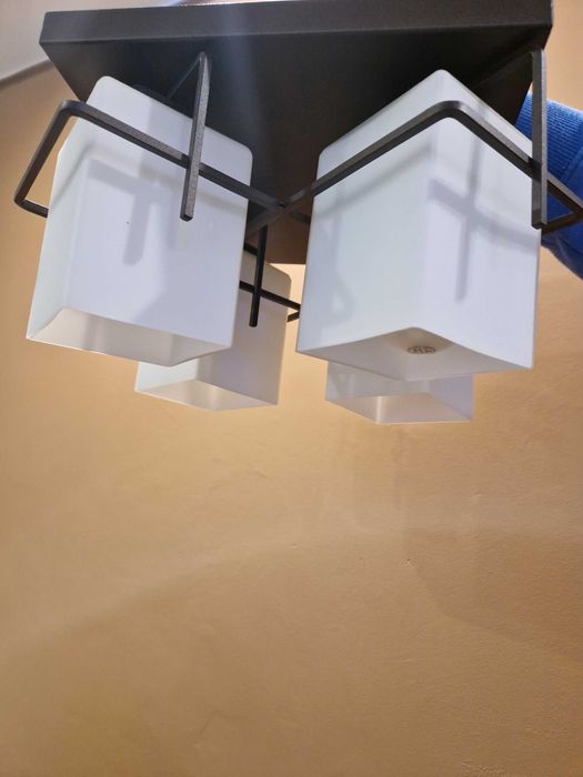 Lampa wisząca salon