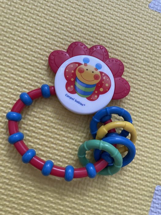 Grzechotka z gryzakiem