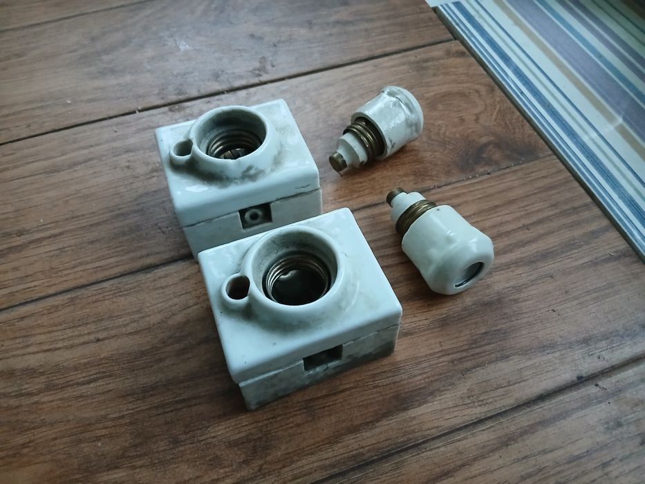 Пробки, цоколь під пробки, запобіжник, пробки на різьбу