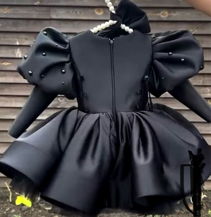 Пышное платье черное