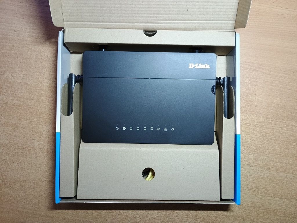 Wi-Fi роутер D-LINK DIR-822 AC1200 2.4GHz + 5GHz