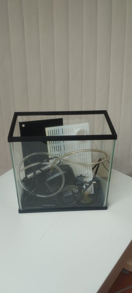 Vendo aquário completo