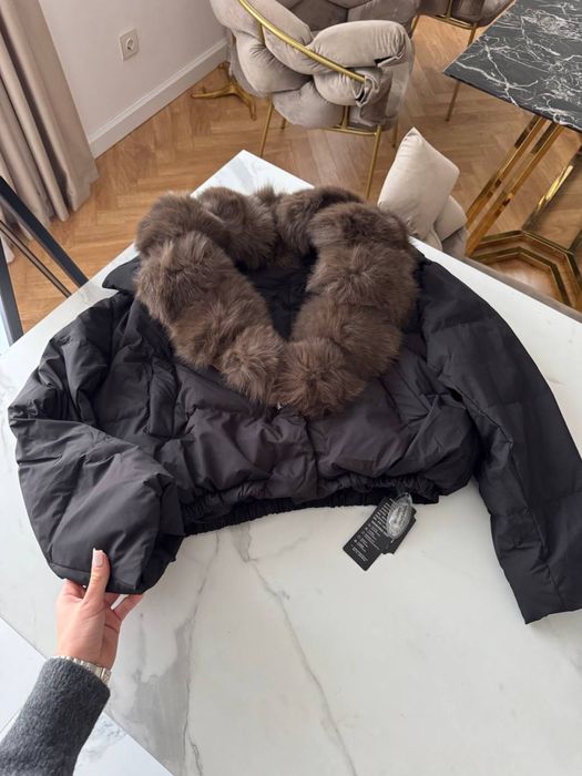 Куртка пухова з натуральним песцем