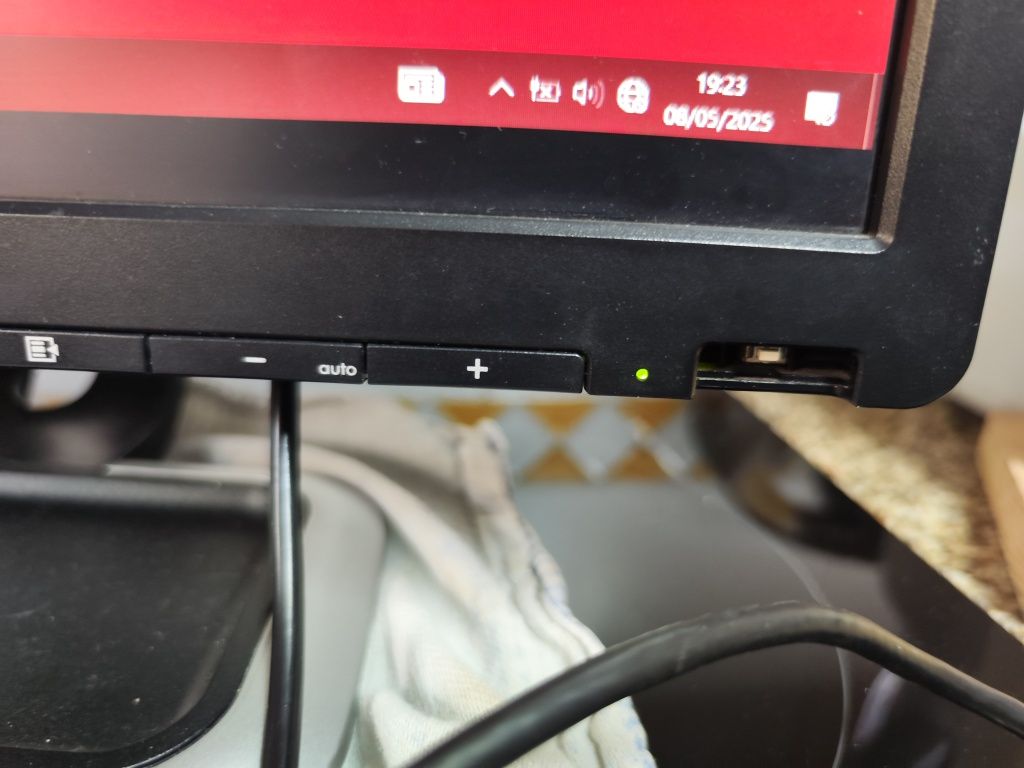 Monitor HP L1908W