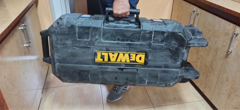 Отбойный молоток DeWALT D25960