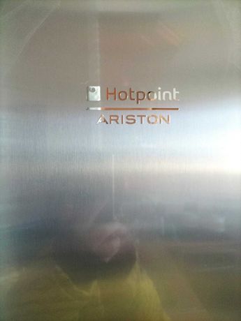 Продам 4х дверный холодильник Ariston ( новый)