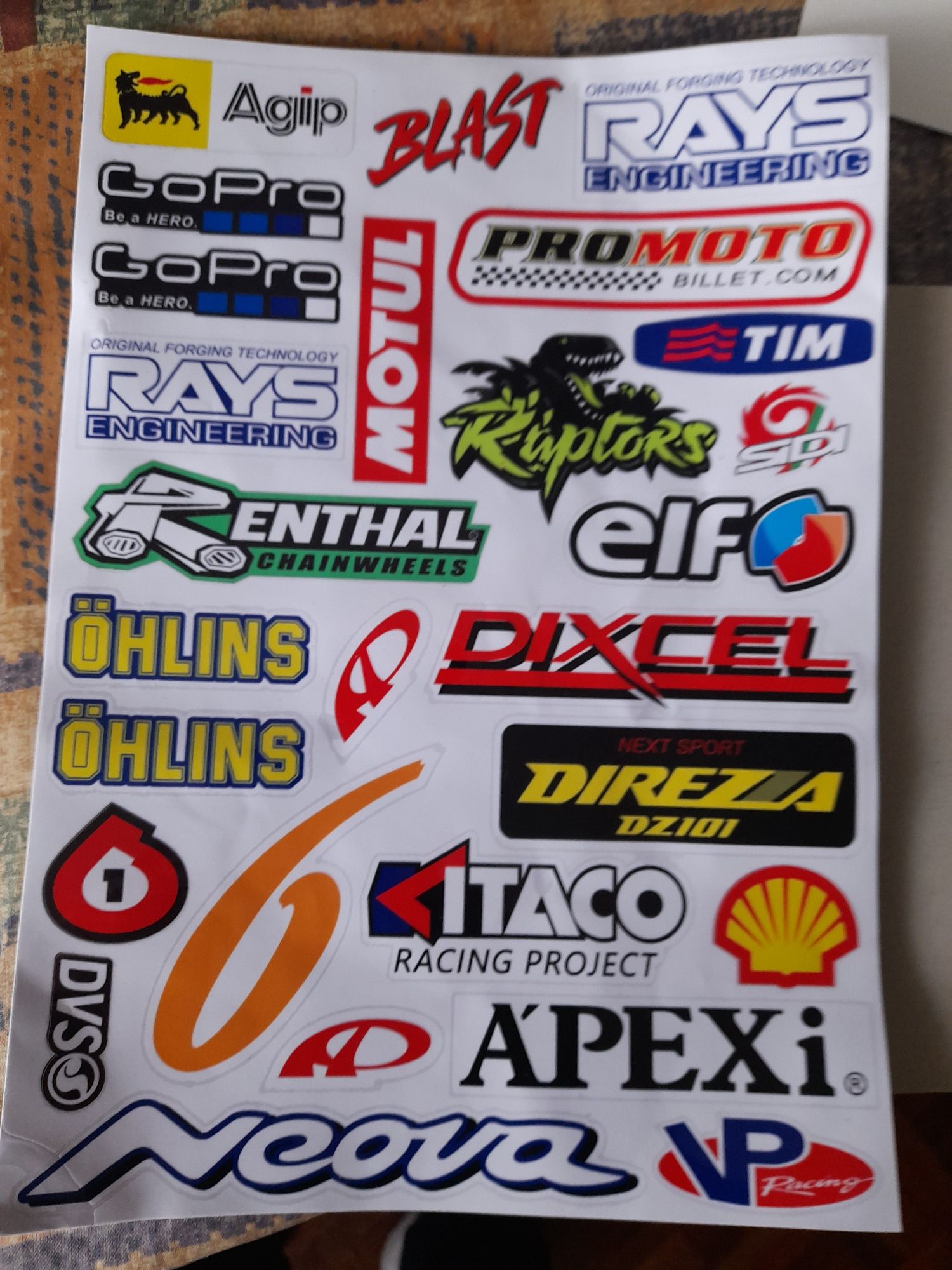 variados folhas de stickers