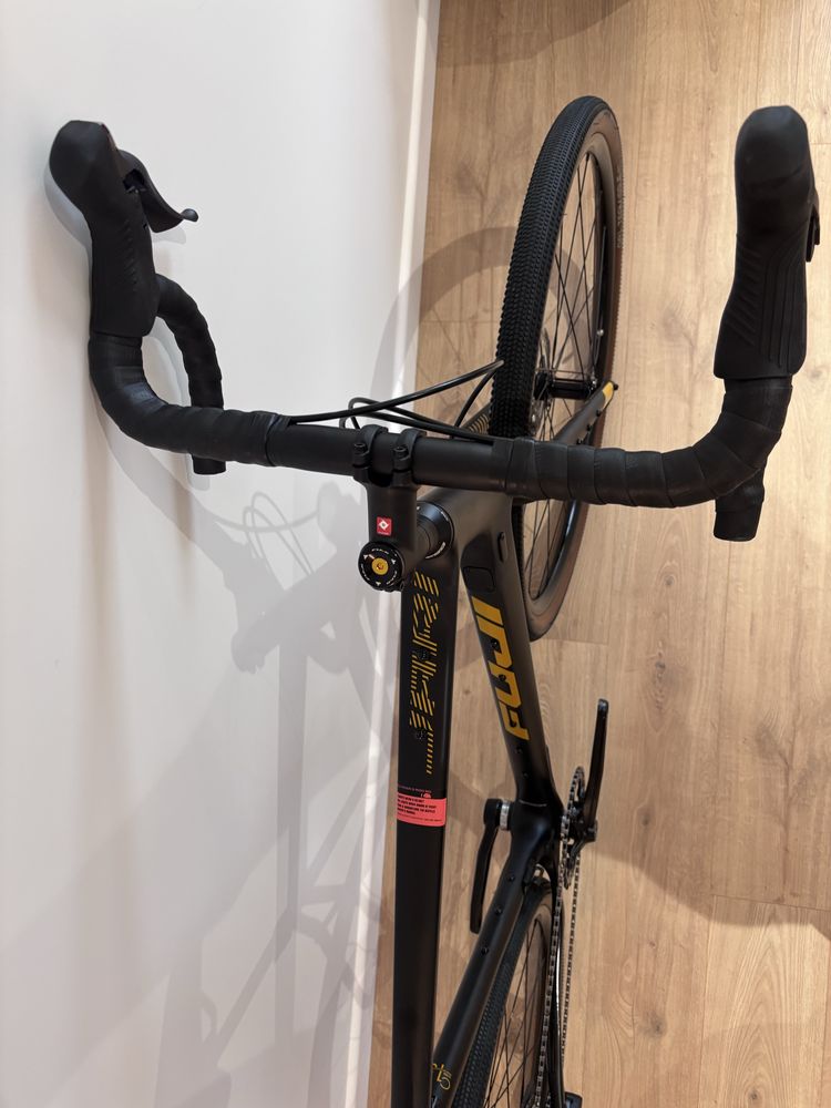 Rower Gravel Fuji Jari 1.3 Carbon esker aspre GRX