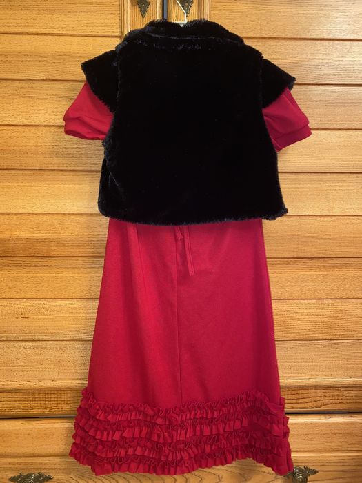 Красное платье на девочку лет 10