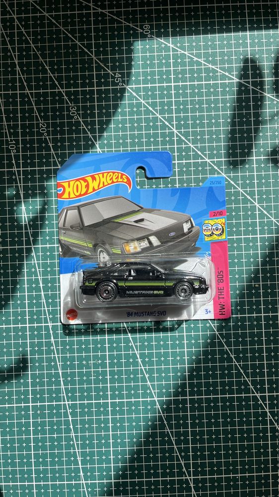 Model Hot Wheels Ford Mustang SVO '84 skala 1:64 resoraki autka