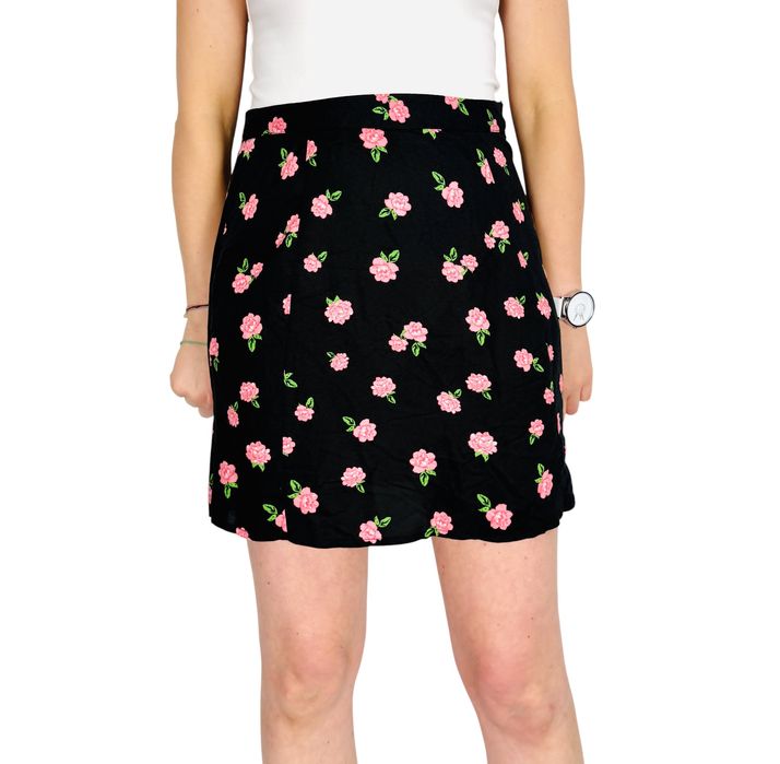 Czarna mini w różany wzór S 36 Miss Selfridge