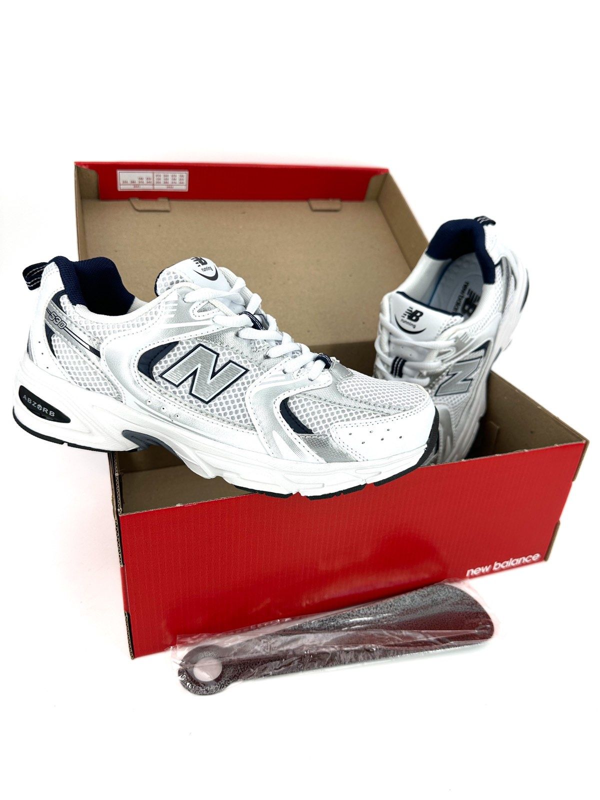 Знижка до  30. 05. Кросівки nb 530 new balance silver White жіночі чол