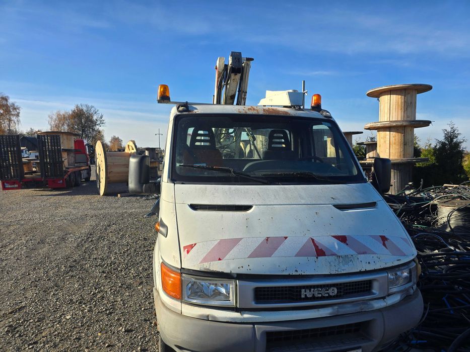 Sprzedam maszyny budowlane podnośniki, bus oraz dzwig