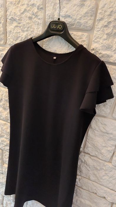 Sukienka czarna 38 M w litere A ozdobne rękawki