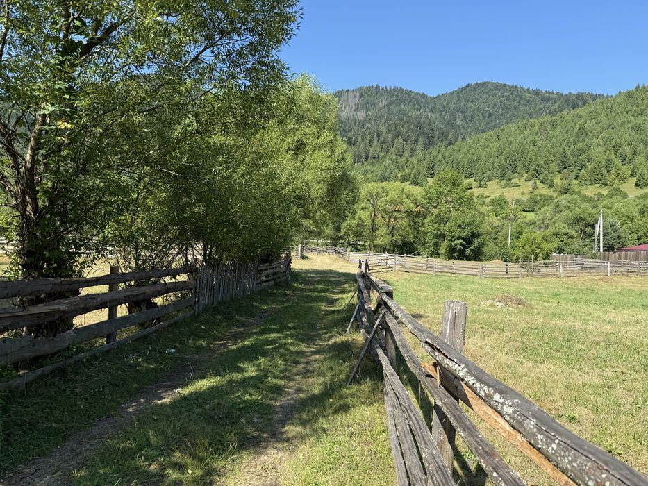 Продається 10 сотих у горах в курортному селі