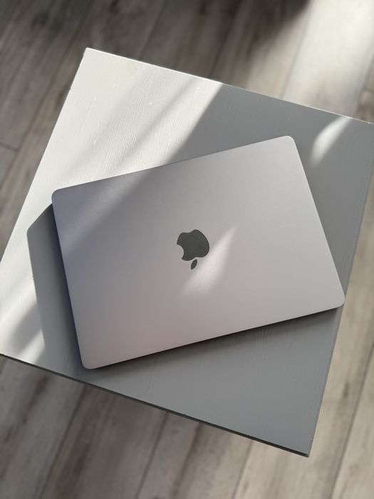 MacBook air m2 8GB 256 GB 13,6”