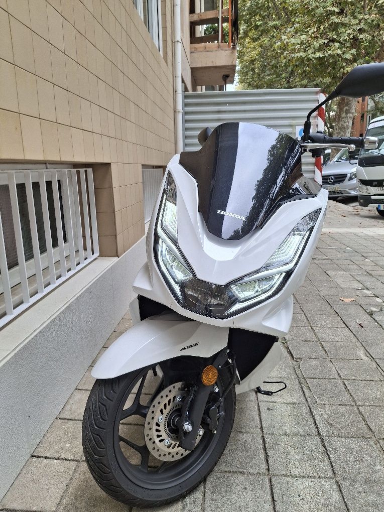 Honda PCX 125 poucos kms