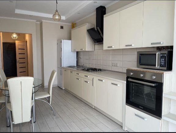 Оренда однокімнатної квартири в центрі, вул Лермонтова, новобудова