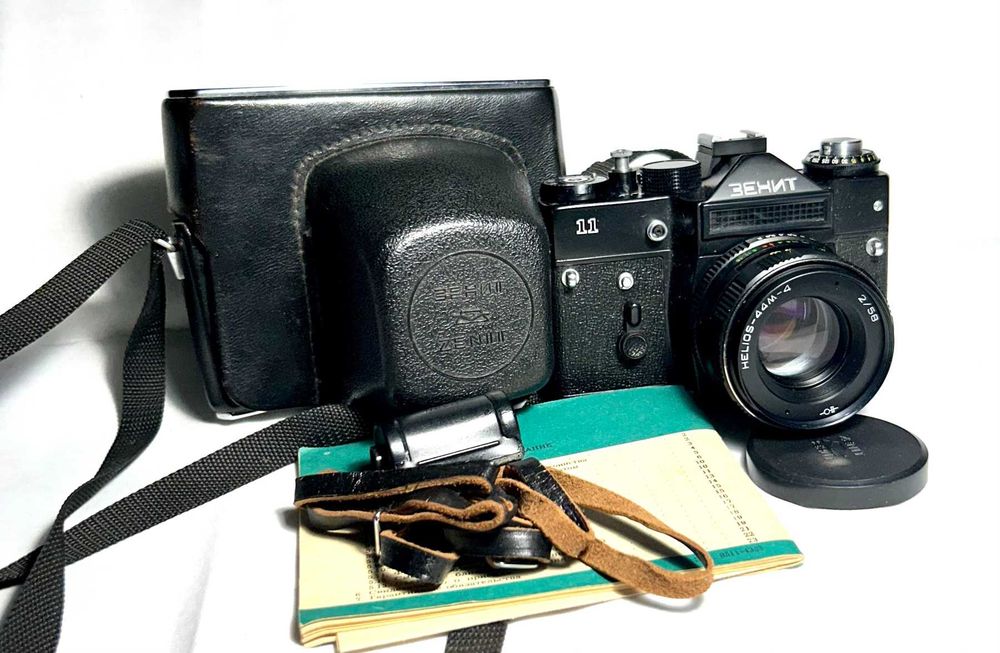 Фотоаппарат Зеніт-11, Геліос-44.