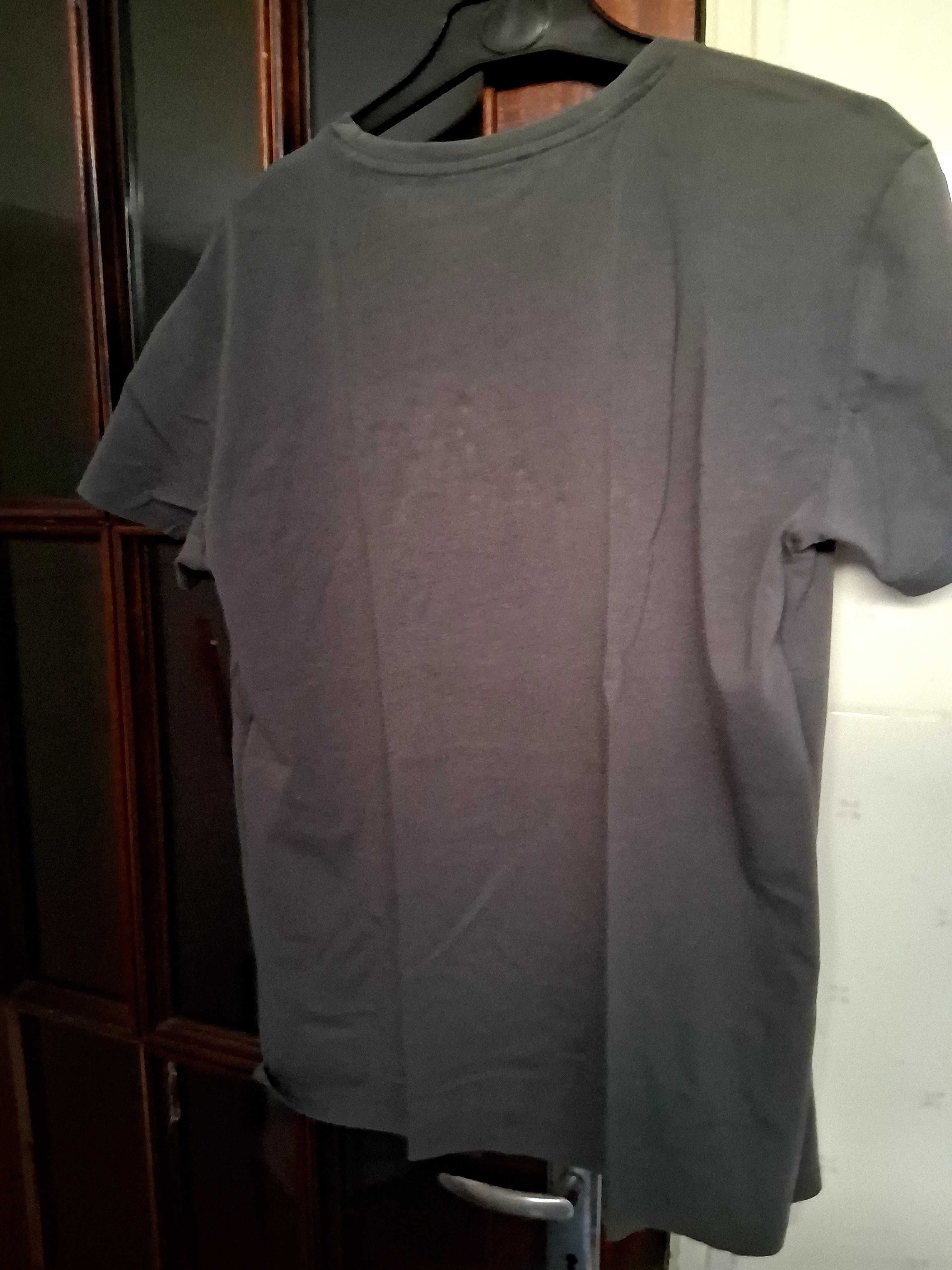 Macacão Stradivarius,com camisola Lefties.