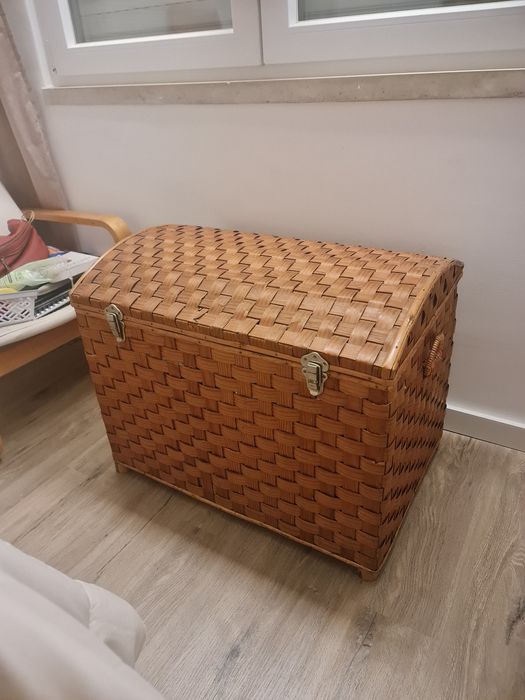 Baú antigo em madeira