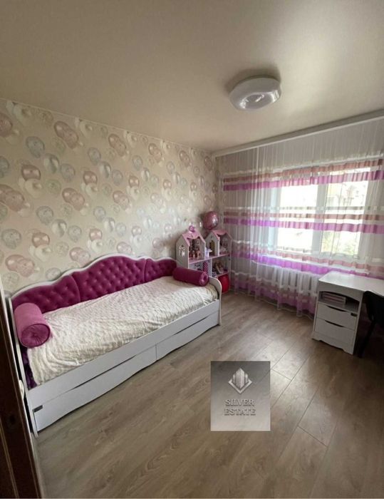 Продається 3х кімнатна квартира по Автозаводській.