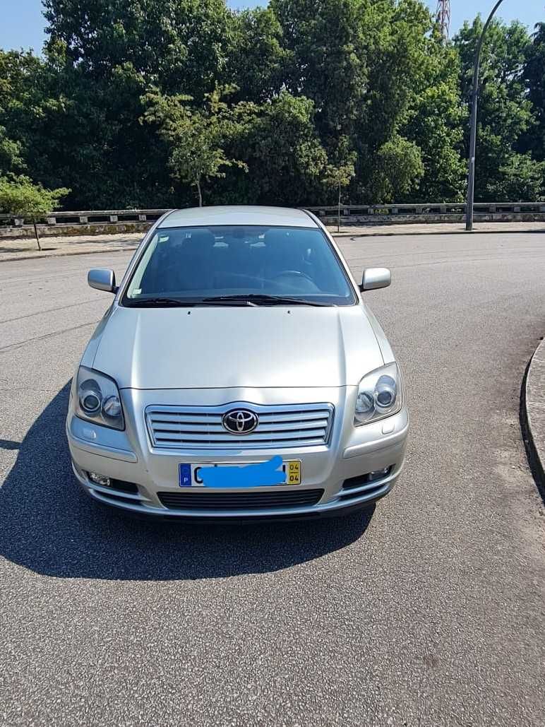 Toyota Avensis 2.0 - 2004
