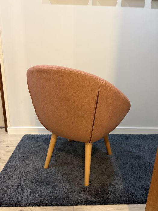 Cadeirão rosa velho