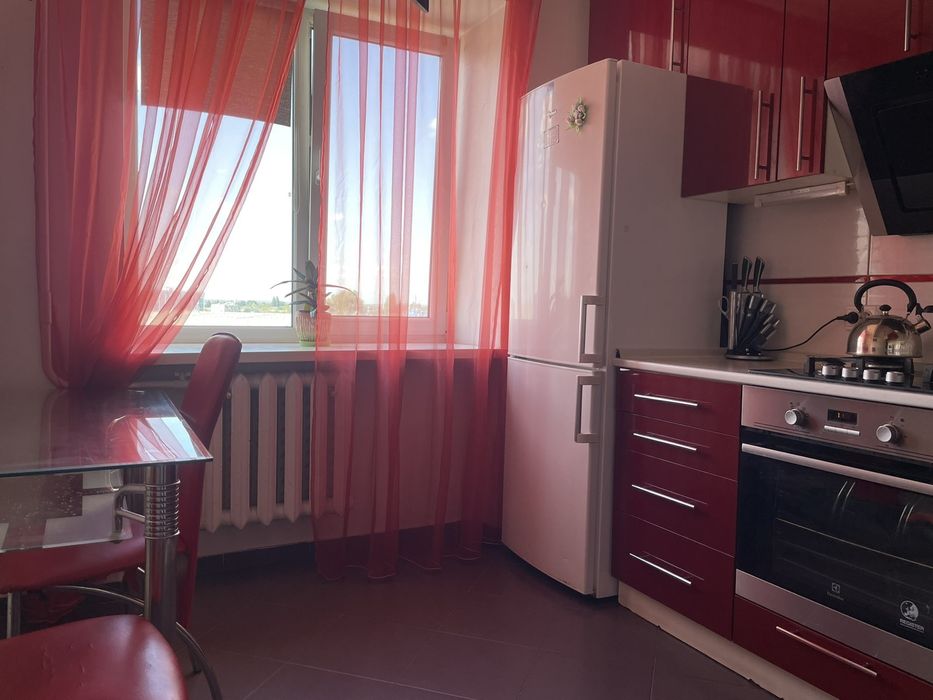 Подобово,погодинно 1кім.квартира р- н Порт-сіті.Вільна на Новий Рік!