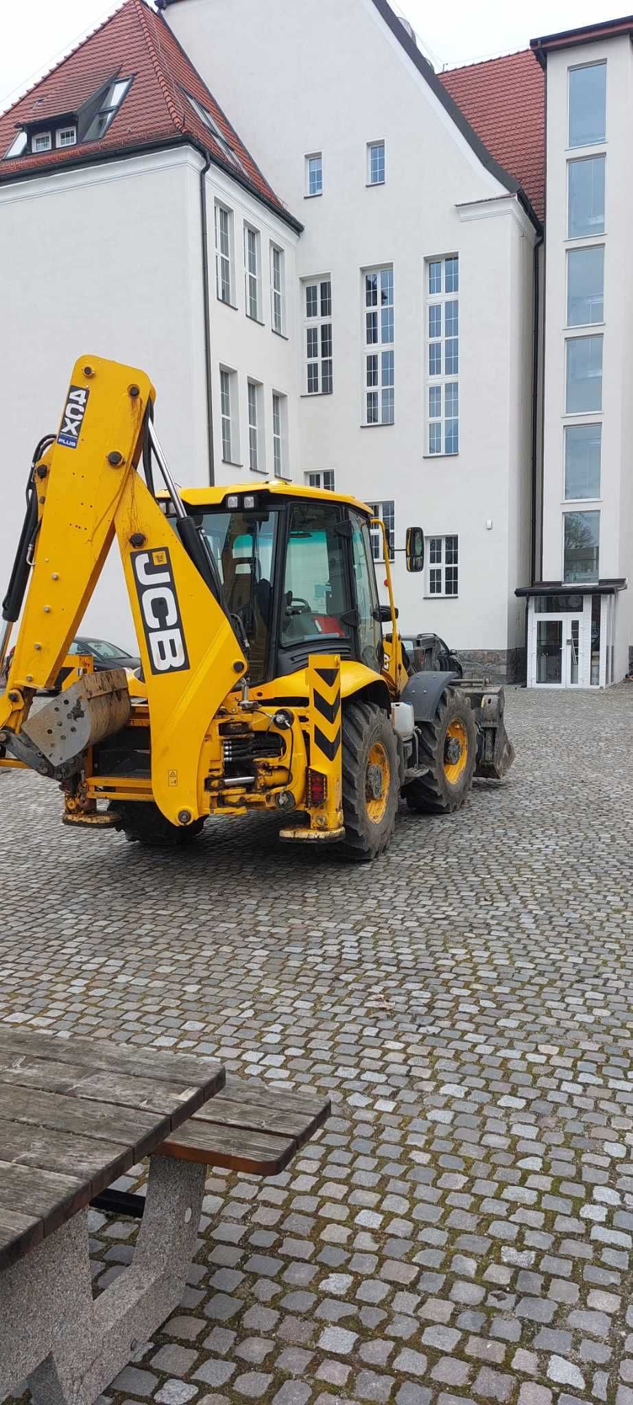 Usługi koparko ładowarką JCB 4 CX PLUS