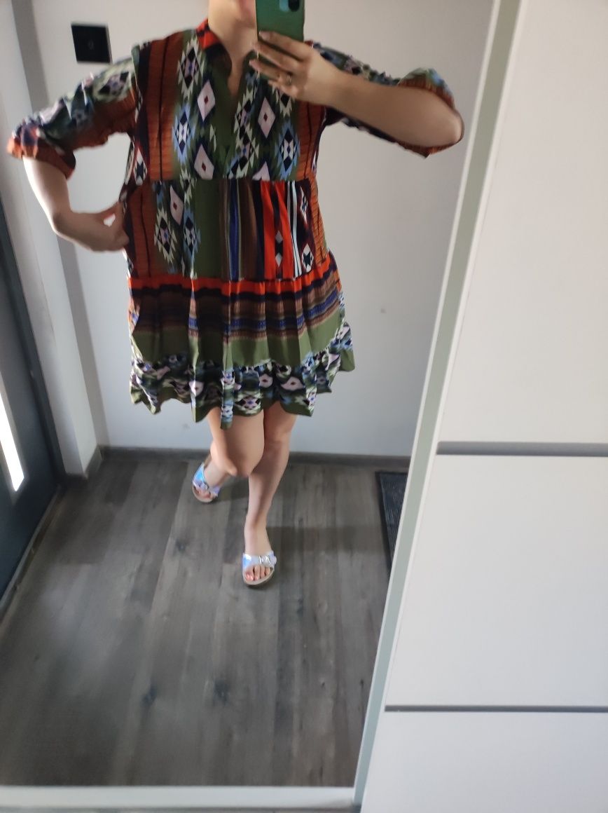 Sukienka boho aztek wzory kolorowa rozkloszowna oversize zaraz hm