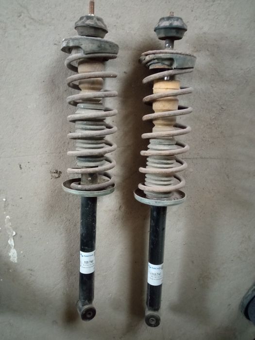 Продам стойки Wolksvagen джета у зборі