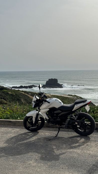 SYM Wolf 125cc (Branca) - pronta a andar, fiável e com extras!