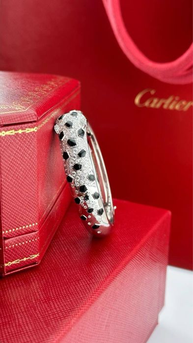 Золотой Браслет в стиле Cartier  Panthère с бриллиантами и изумрудами