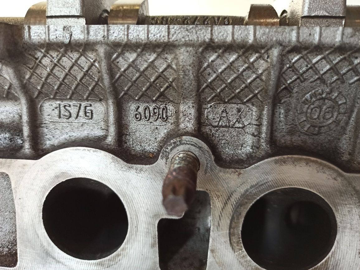 ГБЦ головка блока 1S7G6090AX 1S7Q6090AT Ford Focus 1.8 MK2 QQDB