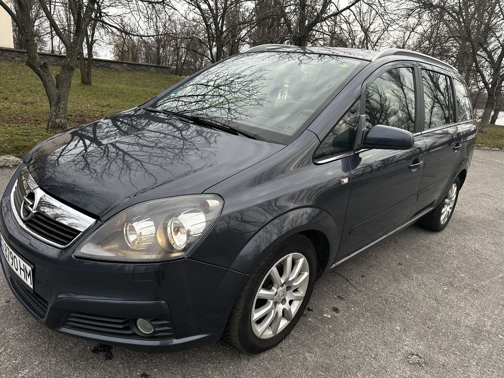 Продам Opel Zafira B