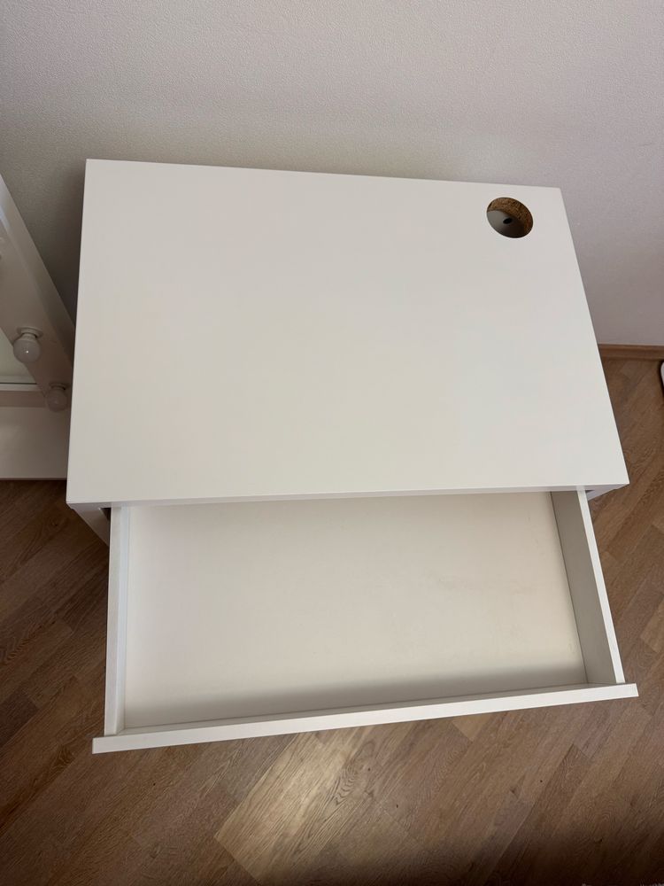 Письмовий стіл IKEA MICKE комп'ютерний столик, стіл для ноутбука