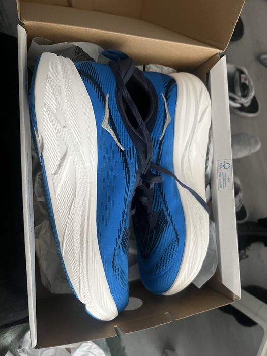Hoka sapatos desportivos