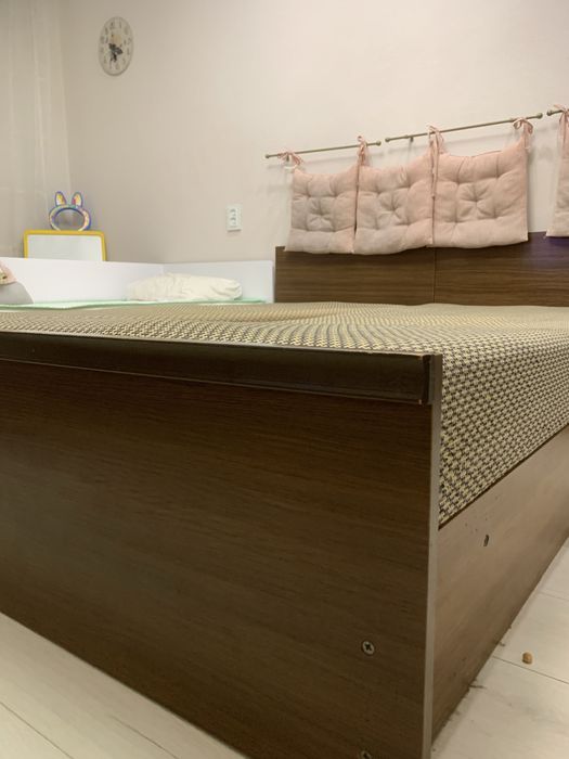 Двоспальне ліжко