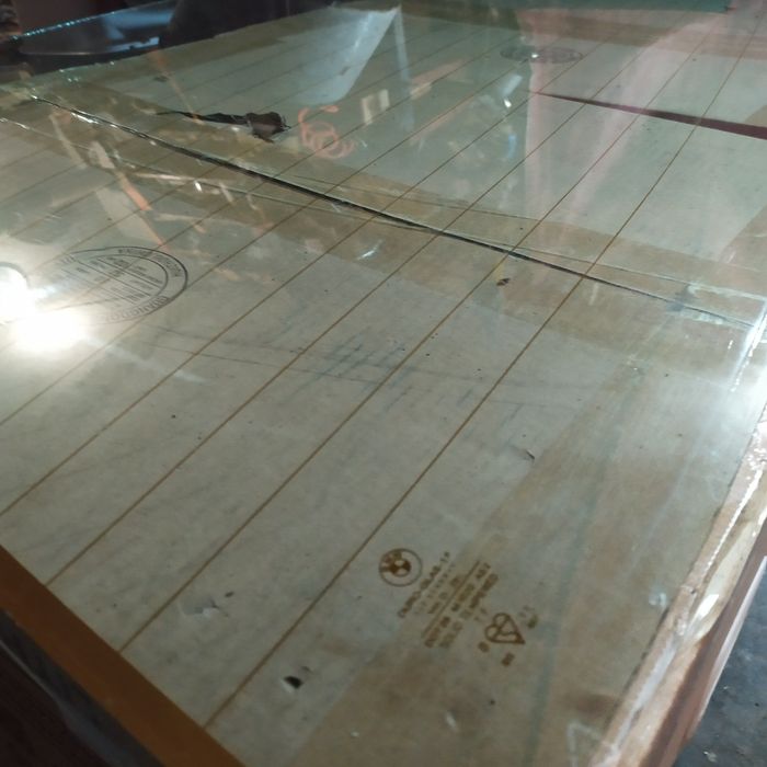 Скло BMW e30 купе 2 задні глухі передне ліве і заднє з підігрівом