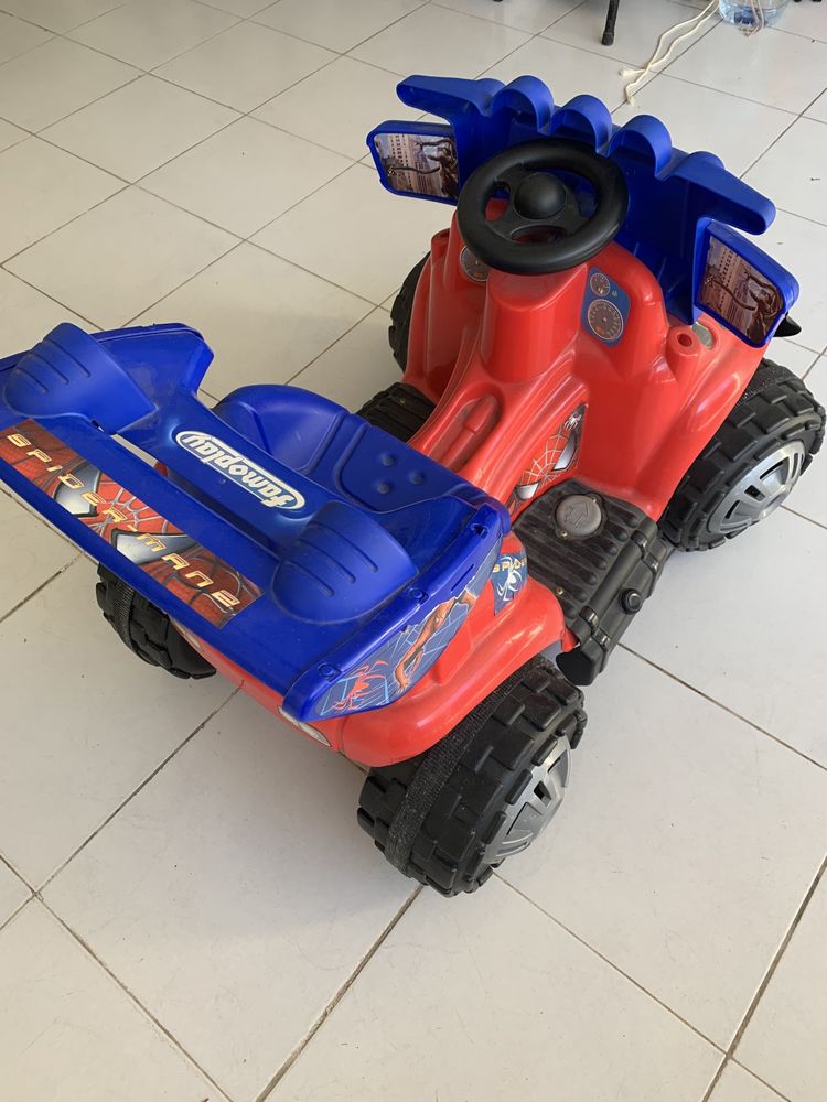 Moto 4 homem aranha