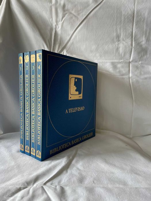 Colecção de livros "Biblioteca Básica Grolier"