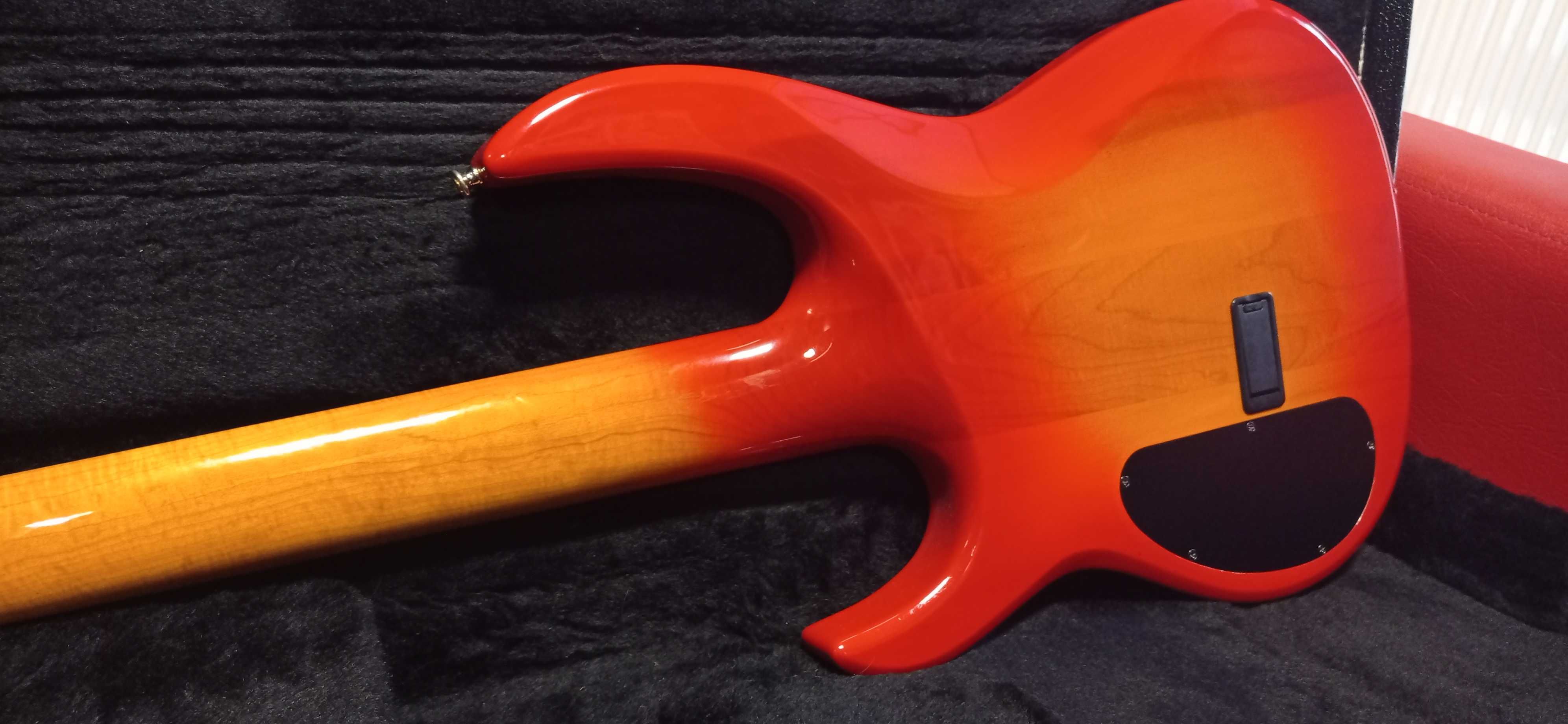 Carvin LB75 5 strunowy aktywny bas USA