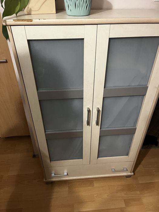 Komoda szafka witryna dwudrzwiowa do salonu pokoju