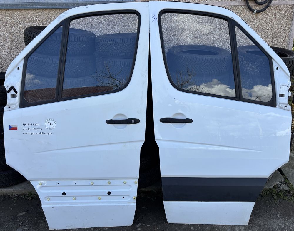 Двері передні праві ліві Sprinter 906 Vw Crafter дверка права ліва