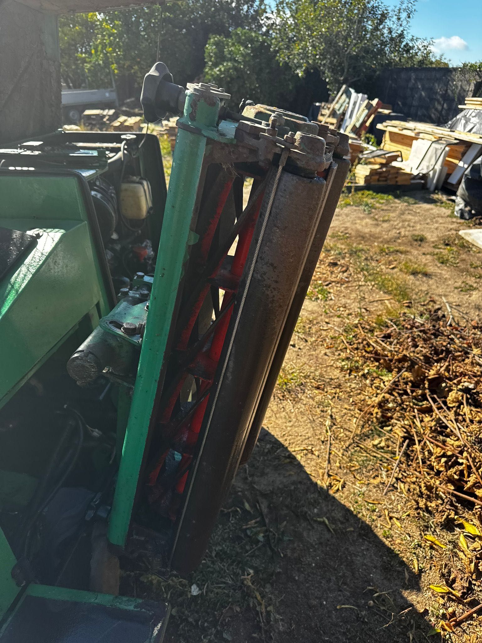 À VENDA: Cortador de Relva Profissional Ransomes Commander 1994