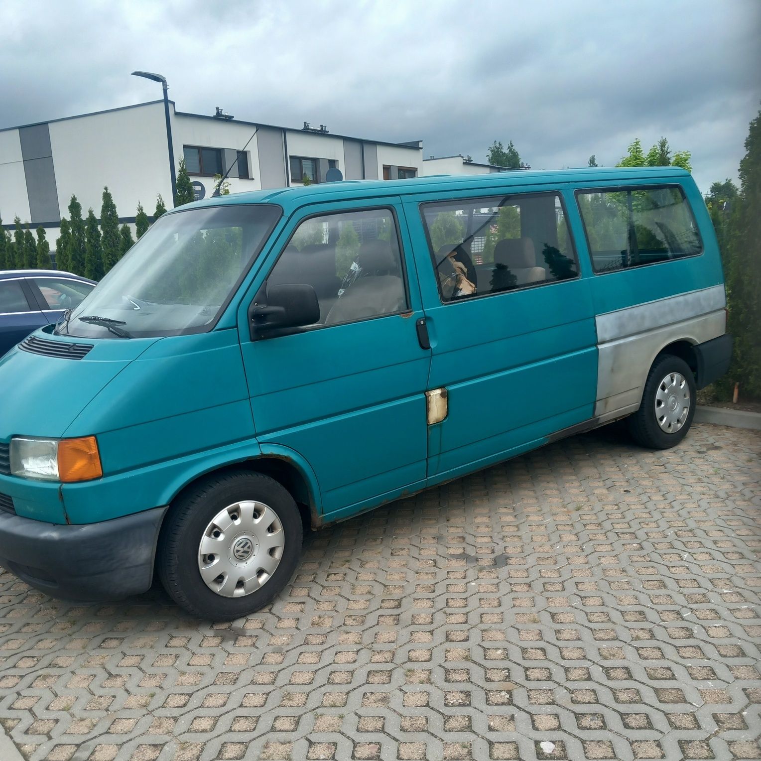 Volkswagen transporter T4 długi 9 osób