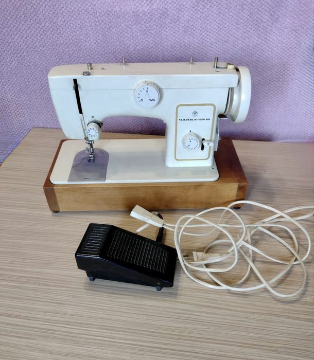 Швейна машинка Чайка-132М з педаллю