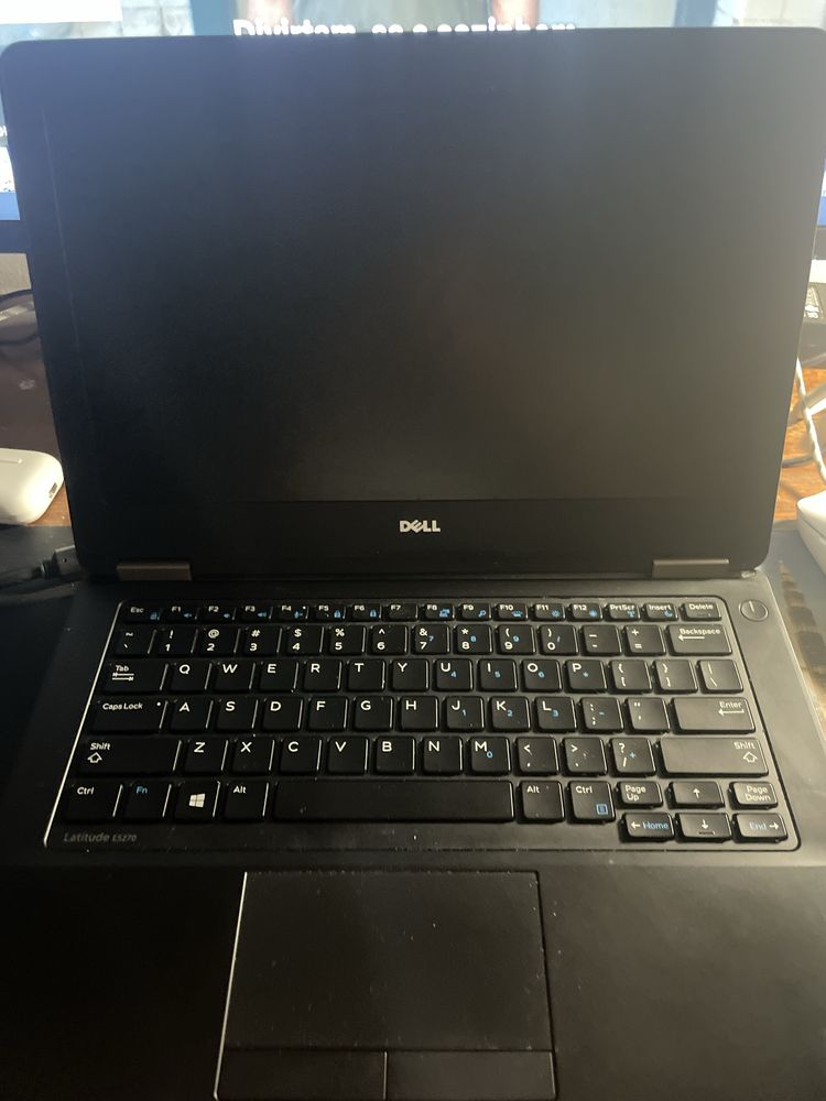 Dell Latitude E5270 8gb RAM, 128gb ssd, i7