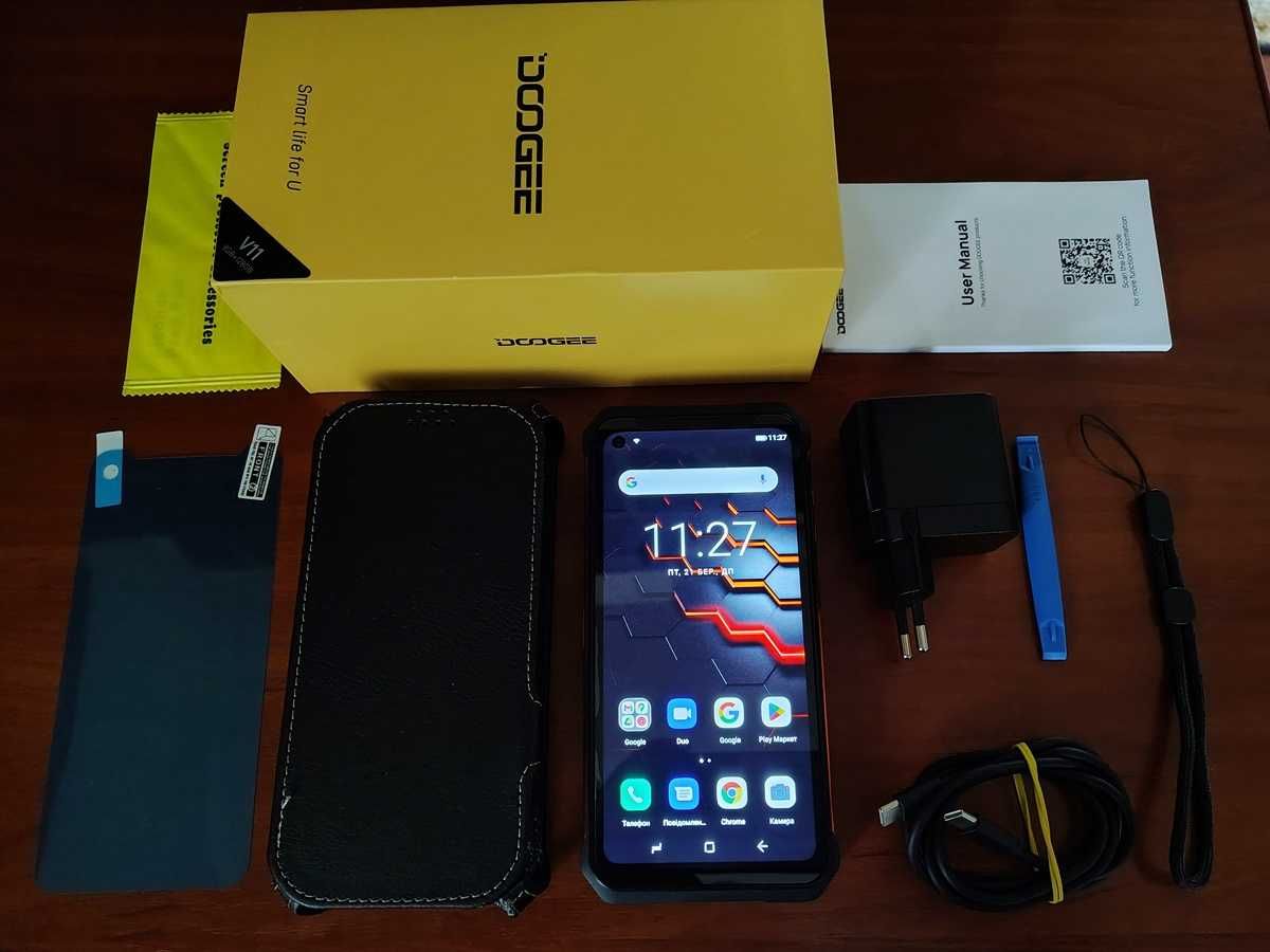 Захищений (броньований) смартфон Doogee V11